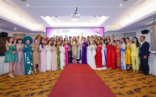 Dàn thí sinh hoa hậu Doanh nhân Việt Nam Toàn cầu duyên dáng với áo dài